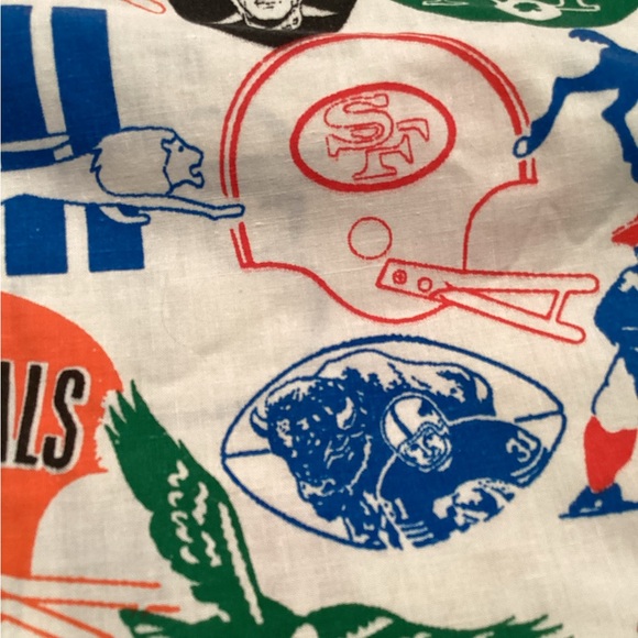 Vintage NFL Team Logo Fitted Twin Sheet, 2 pillowcases, Curtain - Picture 2 of 5